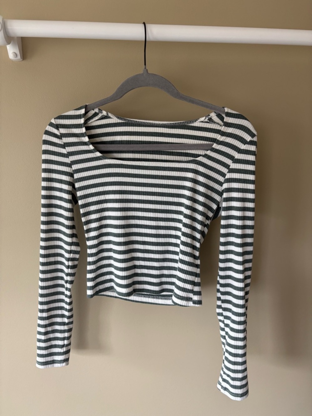 SHEIN White & Green Striped Ribbed Long-Sleeve Crop Top